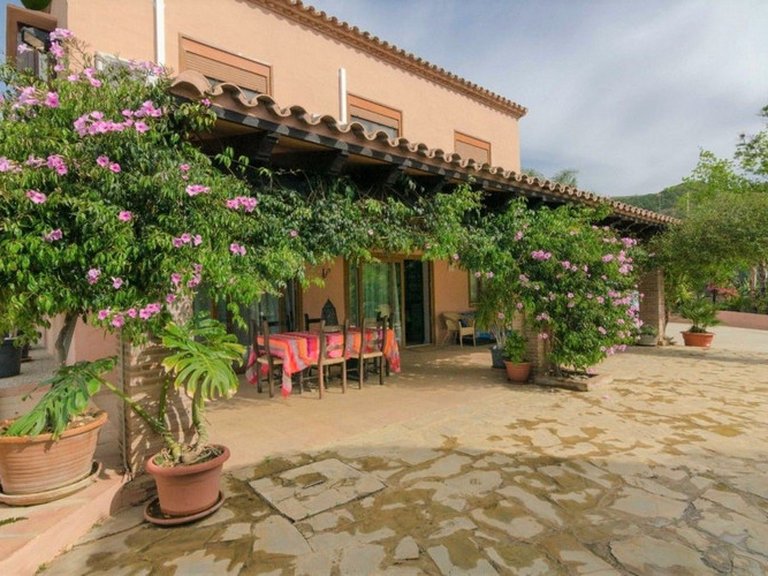 Country House for Sale in Costa del Sol Estepona, Malaga 13