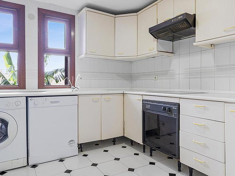 Town House for Sale in Costa del Sol Estepona, Malaga 5