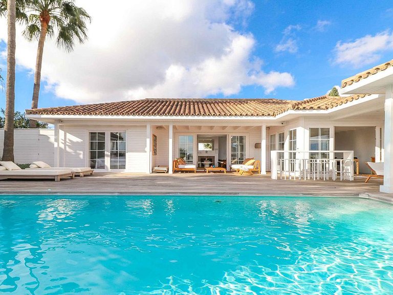 Villa for Sale in Costa del Sol Benahavís, Malaga 2