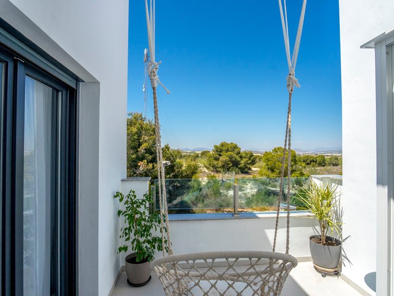 Town House for Sale in Costa Blanca Villamartin, Alicante 5