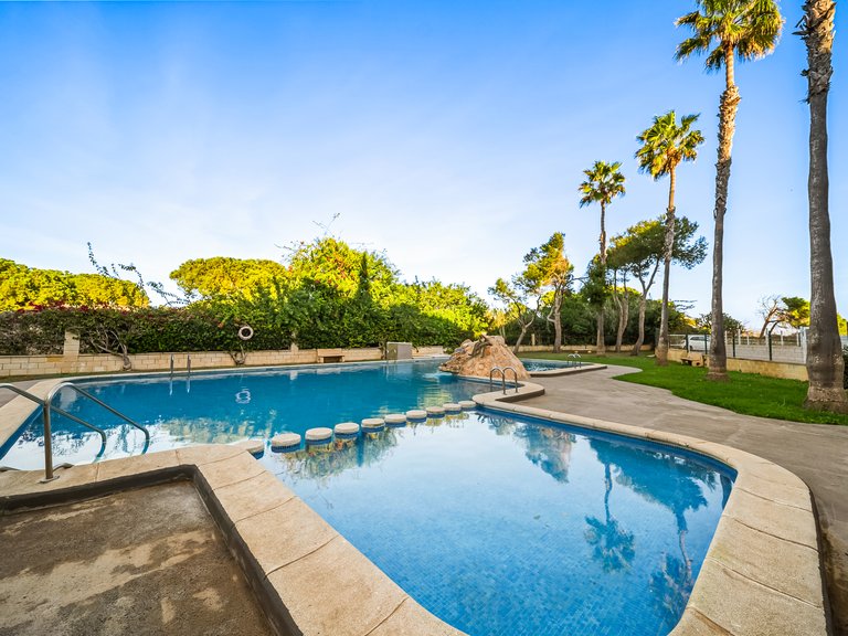 Apartment for Sale in Torrevieja, Alicante, 23