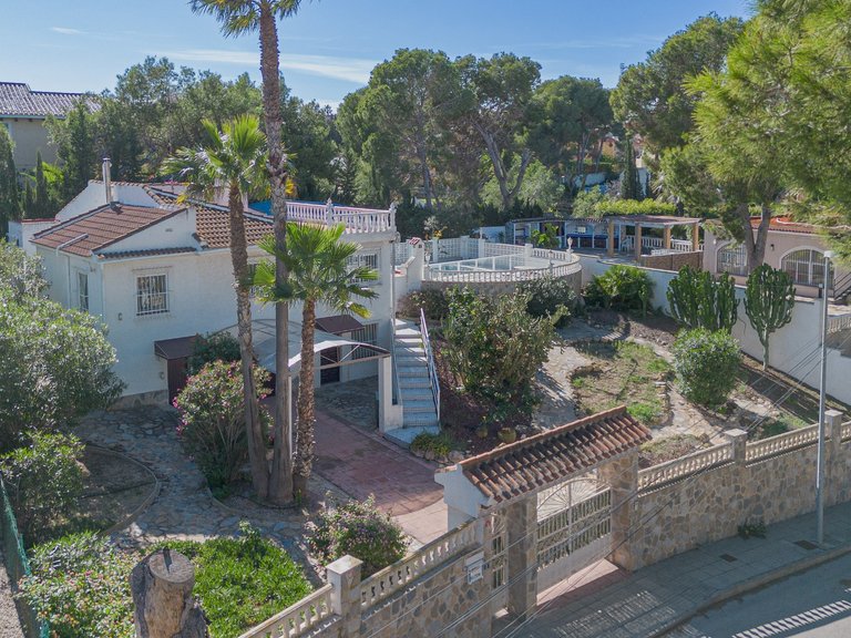 Villa for Sale in Costa Blanca Torrevieja, Alicante 1