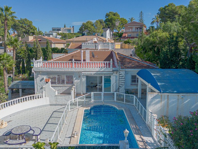 Villa for Sale in Costa Blanca Torrevieja, Alicante 2