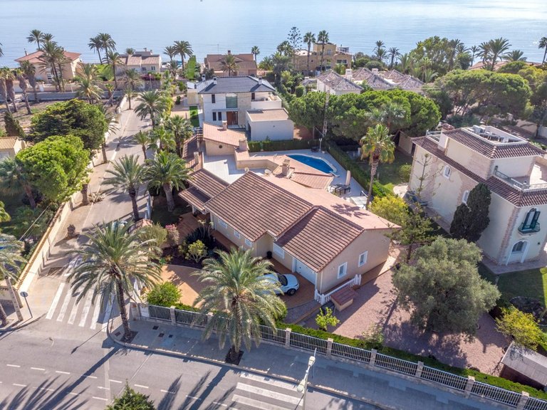 Villa for Sale in Cabo Roig, Alicante 3