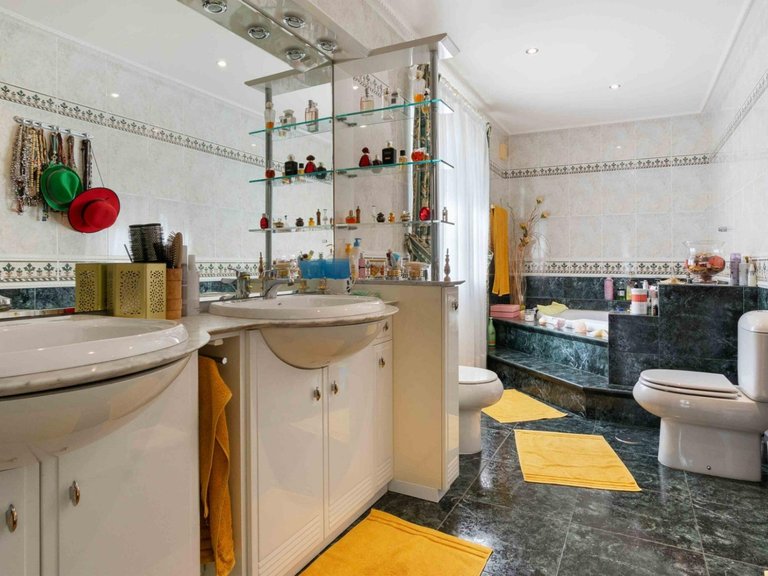 Villa for Sale in Cabo Roig, Alicante 21