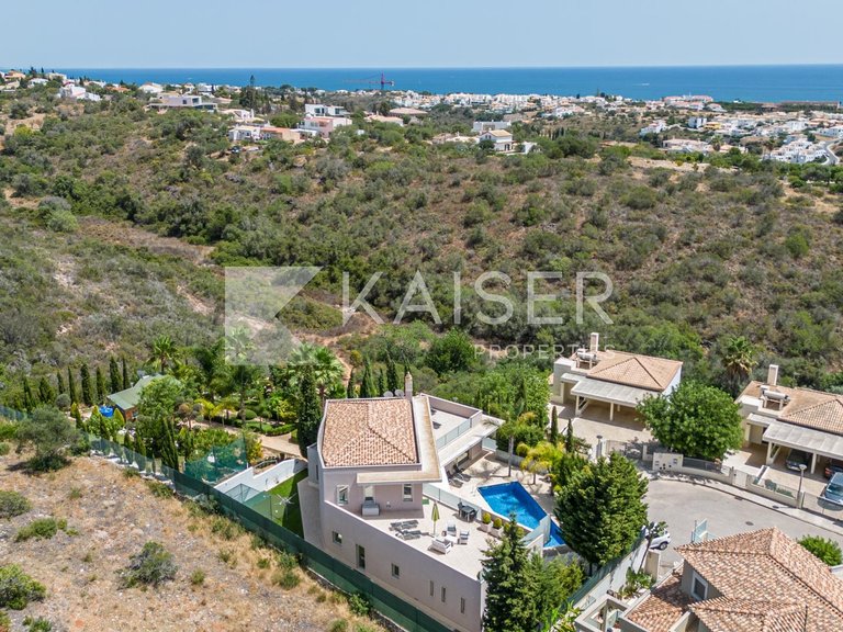 Villa for Sale in Albufeira, Albufeira 2