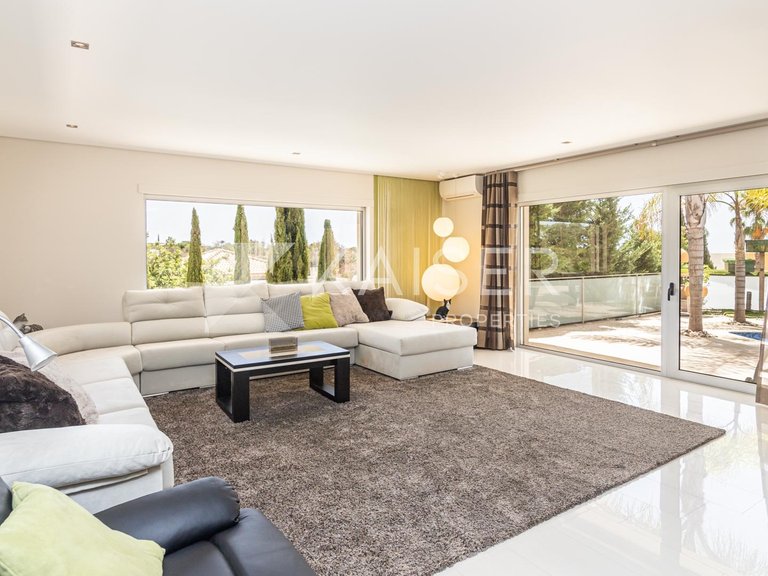 Villa for Sale in Albufeira, Albufeira 11
