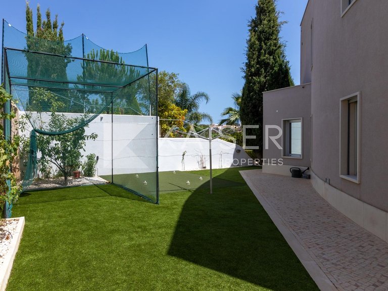 Villa for Sale in Albufeira, Albufeira 35