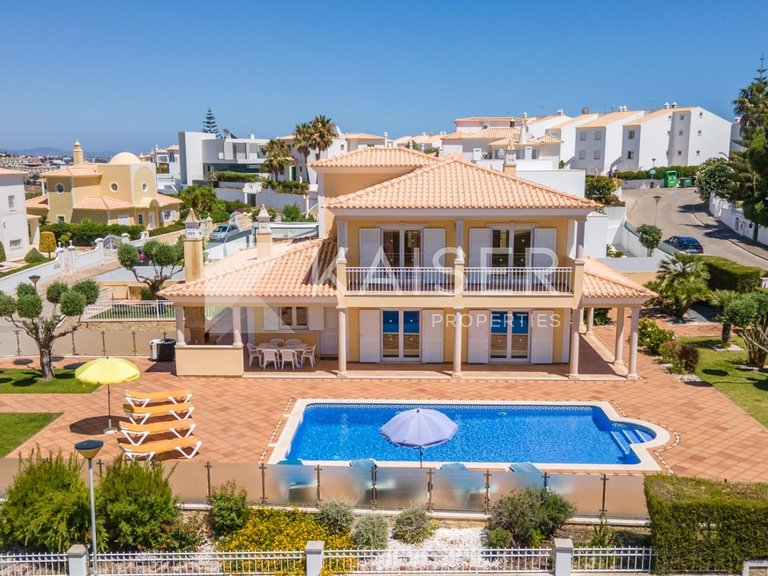 Villa for Sale in Albufeira, Albufeira 6
