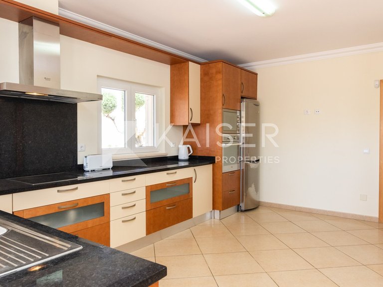 Villa for Sale in Albufeira, Albufeira 13