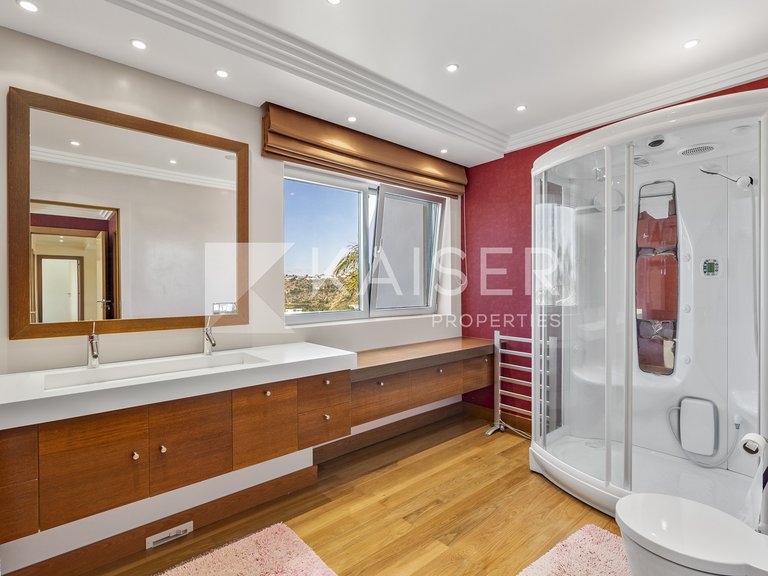 Villa for Sale in Albufeira, Albufeira 30