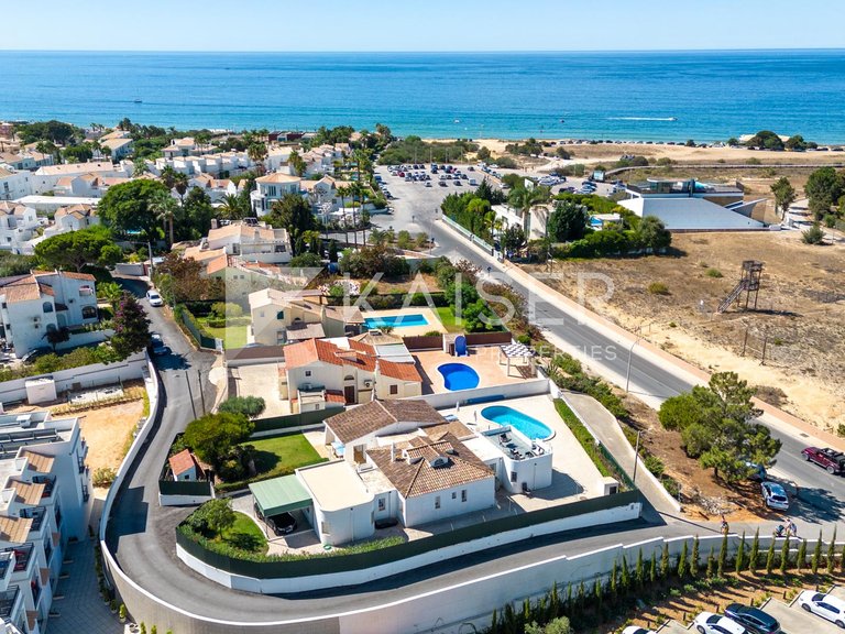 Villa for Sale in Albufeira, Albufeira 1