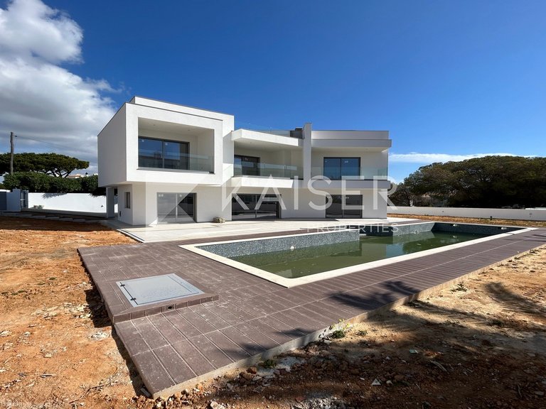 Villa for Sale in Albufeira, Albufeira 1