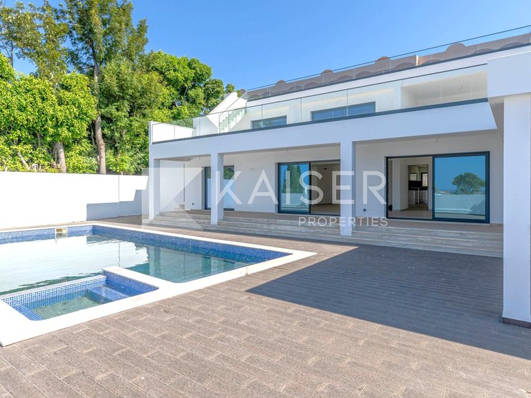 Villa for Sale in Albufeira, Albufeira 2
