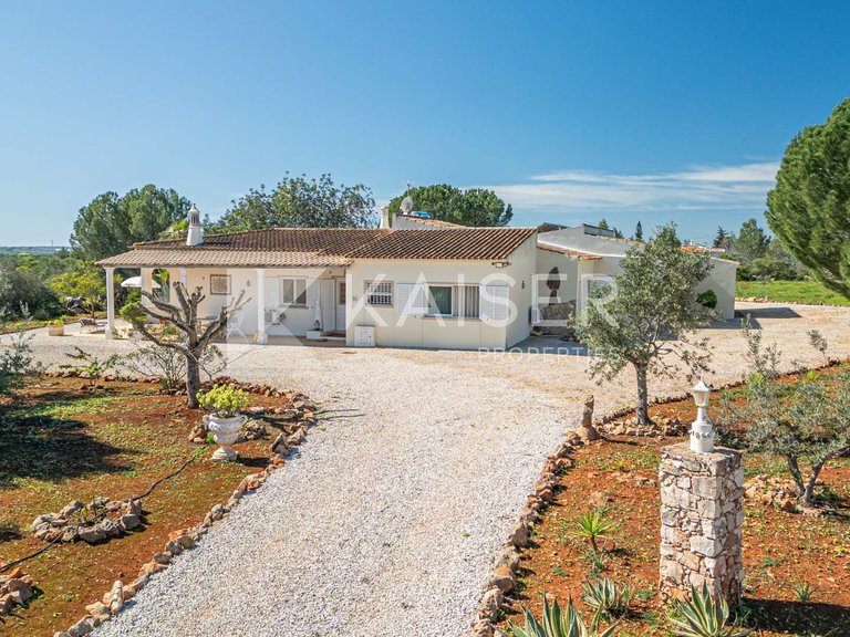 Villa for Sale in Foral, Foral 6