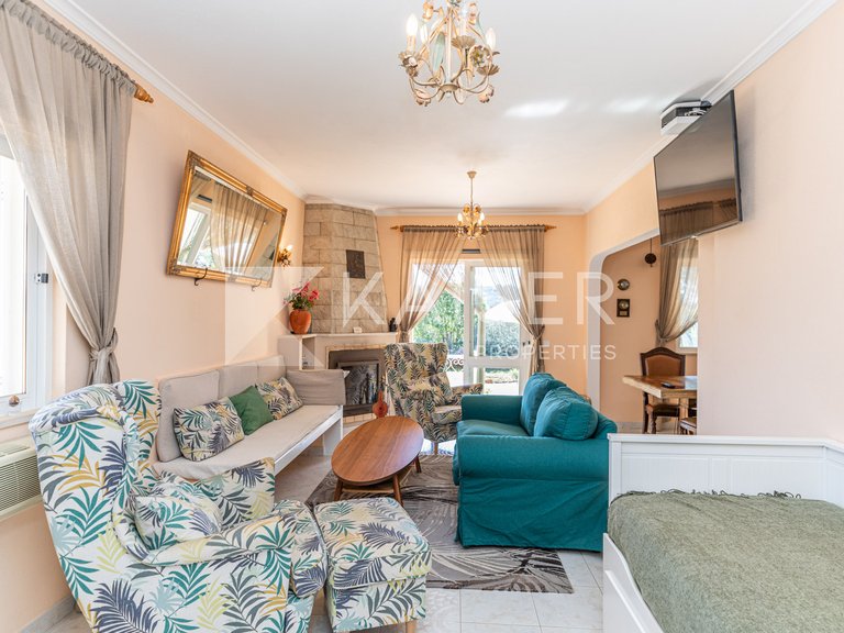 Villa for Sale in Foral, Foral 12