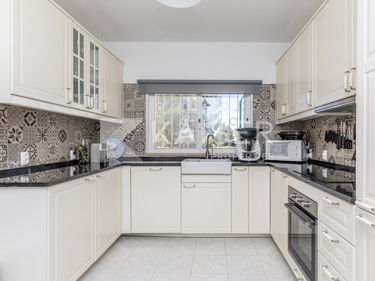 Villa for Sale in Foral, Foral 14