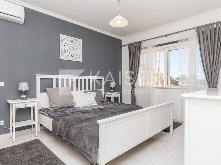 Villa for Sale in Foral, Foral 18