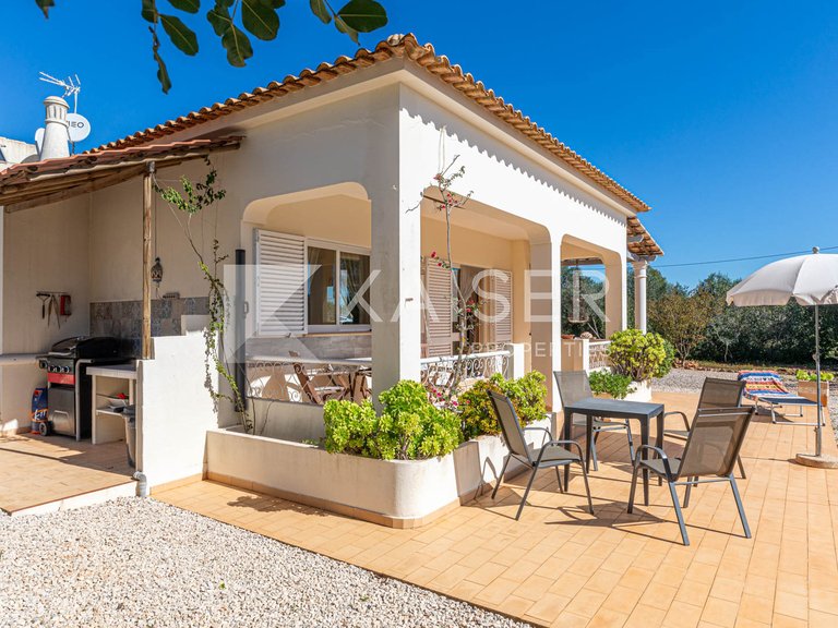 Villa for Sale in Foral, Foral 25
