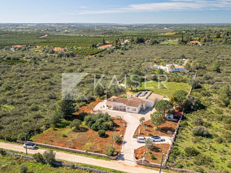 Villa for Sale in Foral, Foral 29