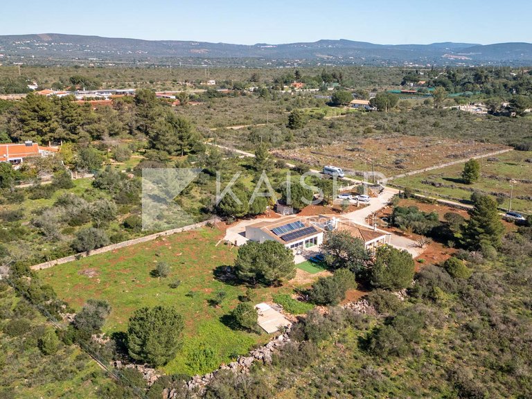 Villa for Sale in Foral, Foral 30