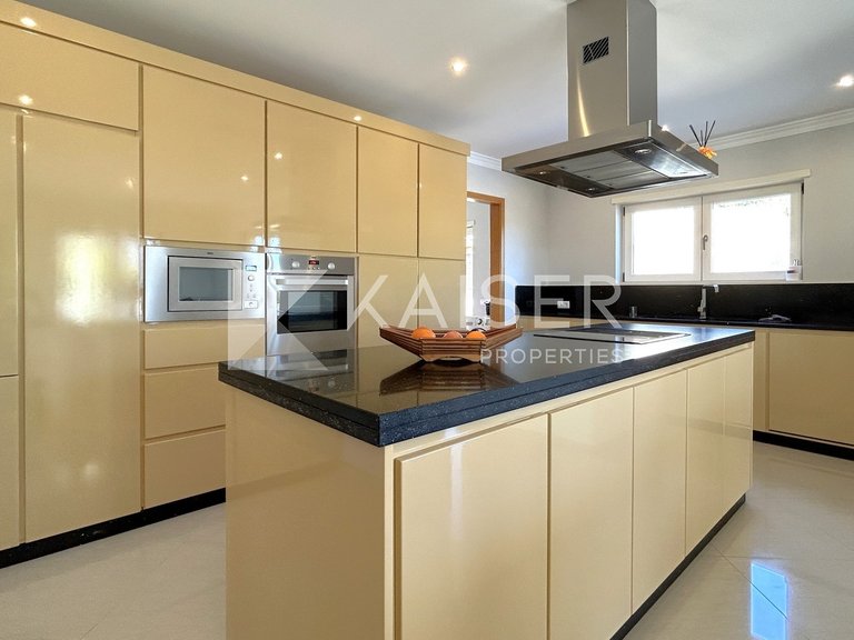 Villa for Sale in Albufeira, Albufeira 4