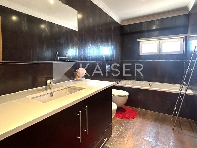 Villa for Sale in Albufeira, Albufeira 24