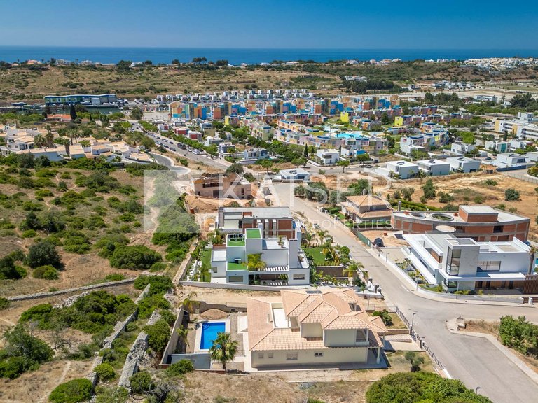 Villa for Sale in Albufeira, Albufeira 33