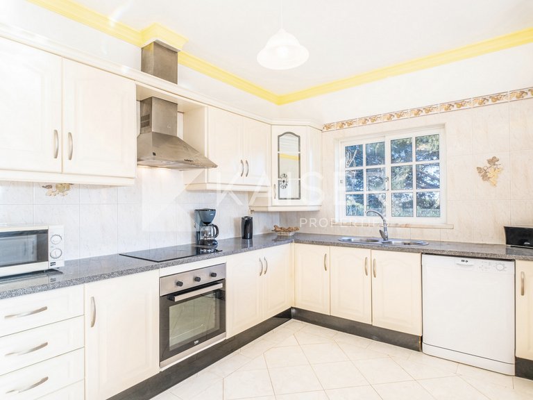 Villa for Sale in Albufeira, Albufeira 11