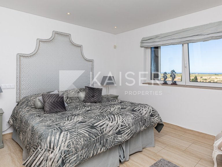 Villa for Sale in Albufeira, Albufeira 11