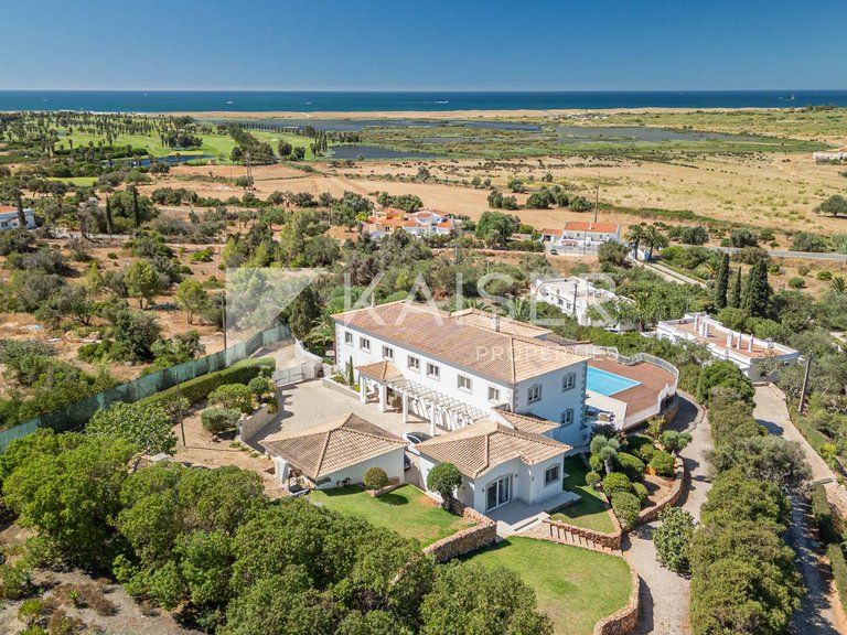 Villa for Sale in Albufeira, Albufeira 35