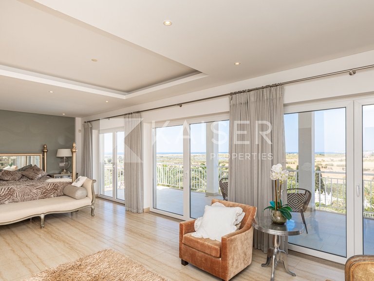 Villa for Sale in Albufeira, Albufeira 25