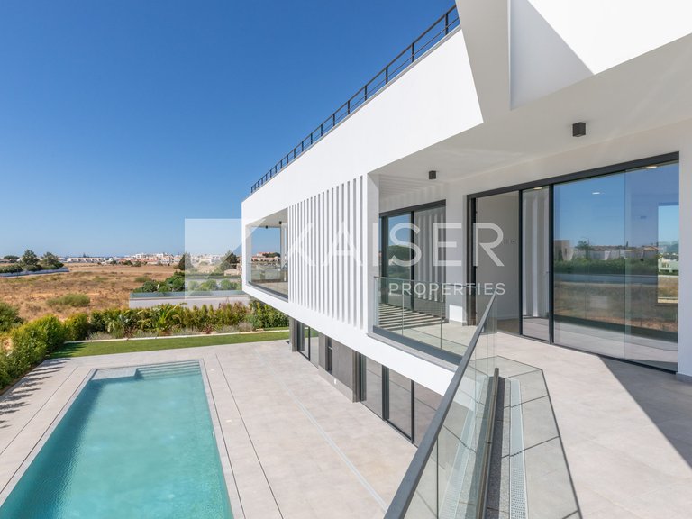 Villa for Sale in Albufeira, Albufeira 23