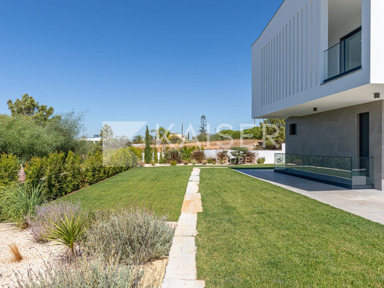 Villa for Sale in Albufeira, Albufeira 30