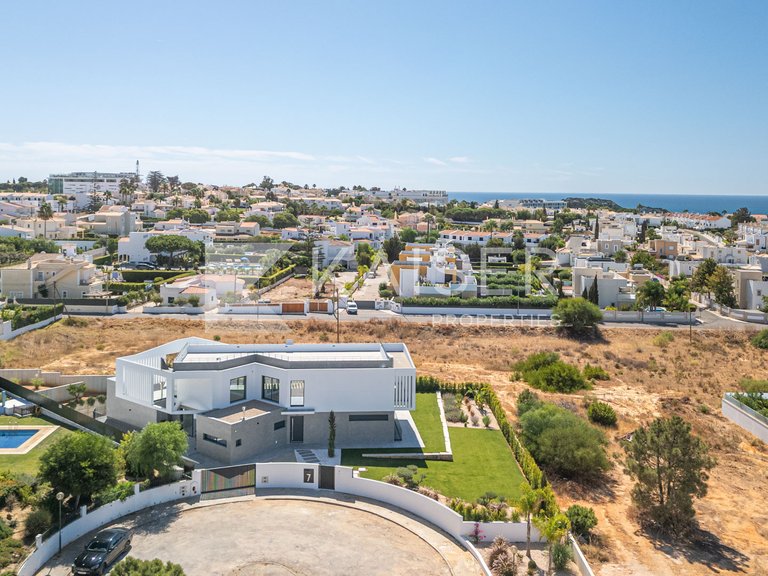 Villa for Sale in Albufeira, Albufeira 32