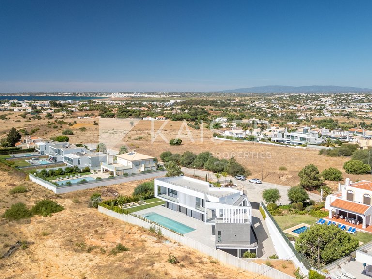 Villa for Sale in Albufeira, Albufeira 34