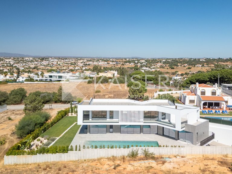 Villa for Sale in Albufeira, Albufeira 35