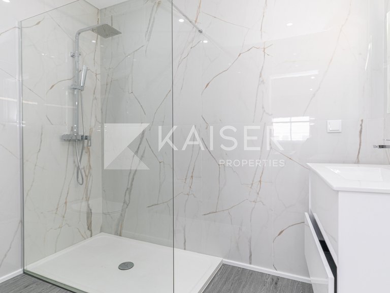 Apartment for Sale in Quelfes, Quelfes 24