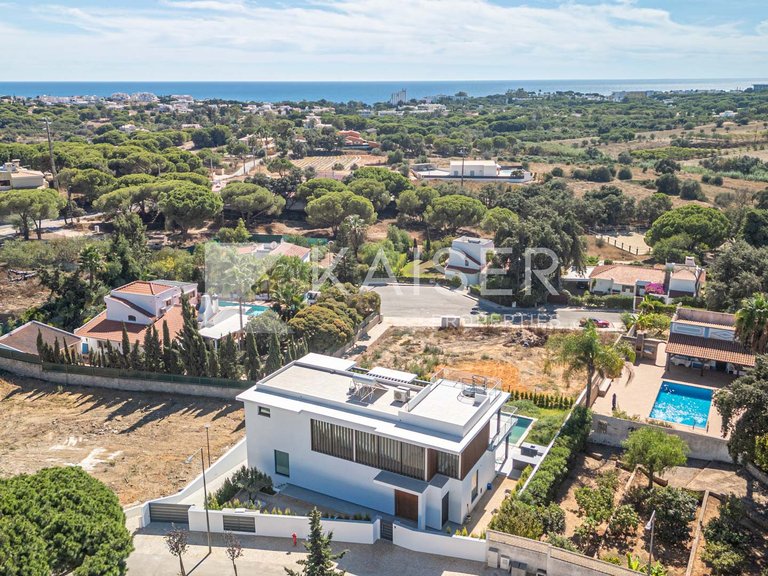 Villa for Sale in Albufeira, Albufeira 2