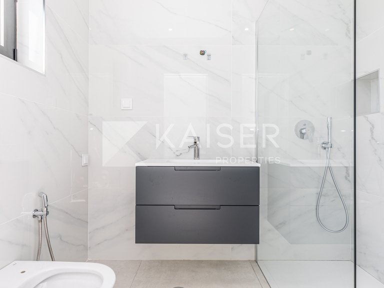 Villa for Sale in Albufeira, Albufeira 25