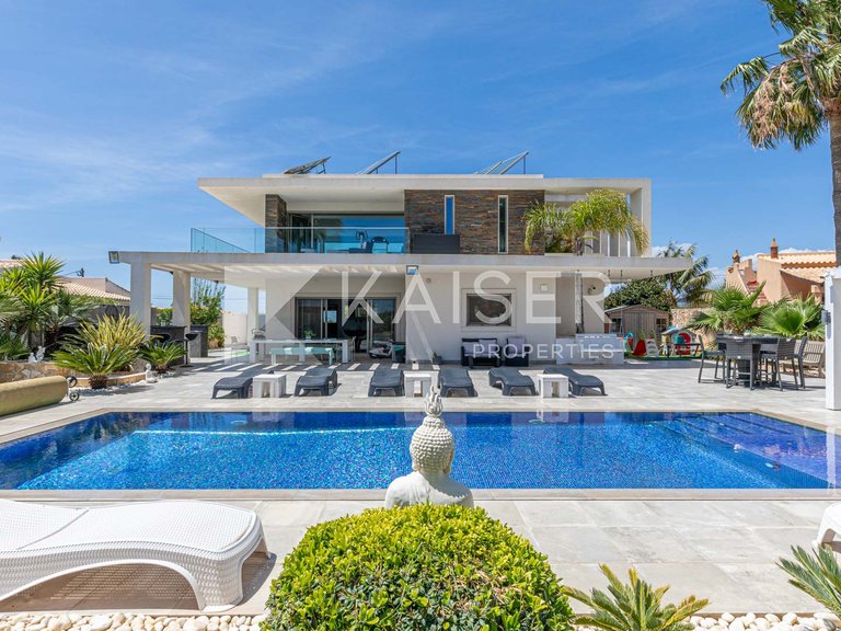 Villa for Sale in Albufeira, Albufeira 1