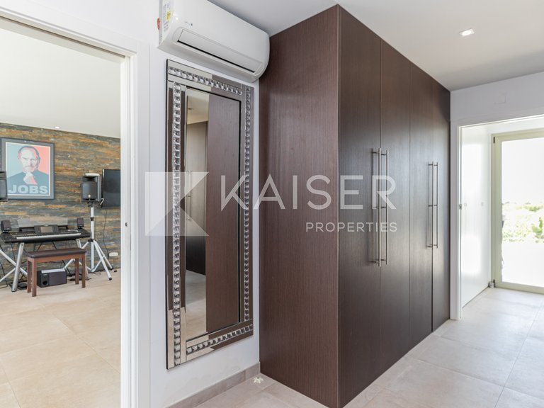 Villa for Sale in Albufeira, Albufeira 25