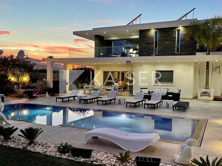 Villa for Sale in Albufeira, Albufeira 8