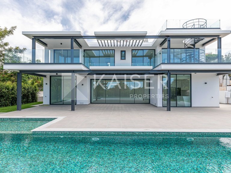 Villa for Sale in Albufeira, Albufeira 2