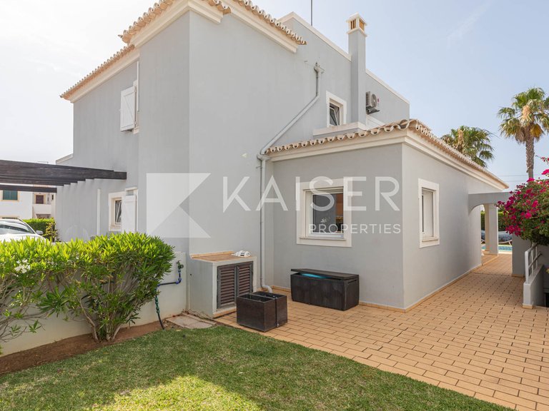 Villa for Sale in Albufeira, Albufeira 4