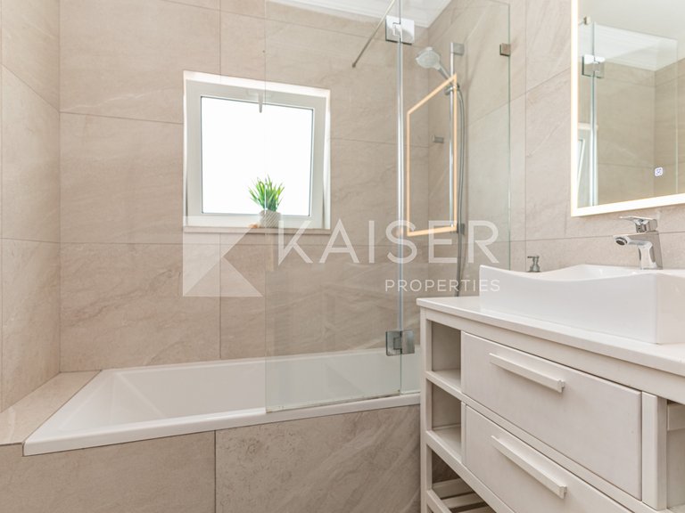 Villa for Sale in Albufeira, Albufeira 12
