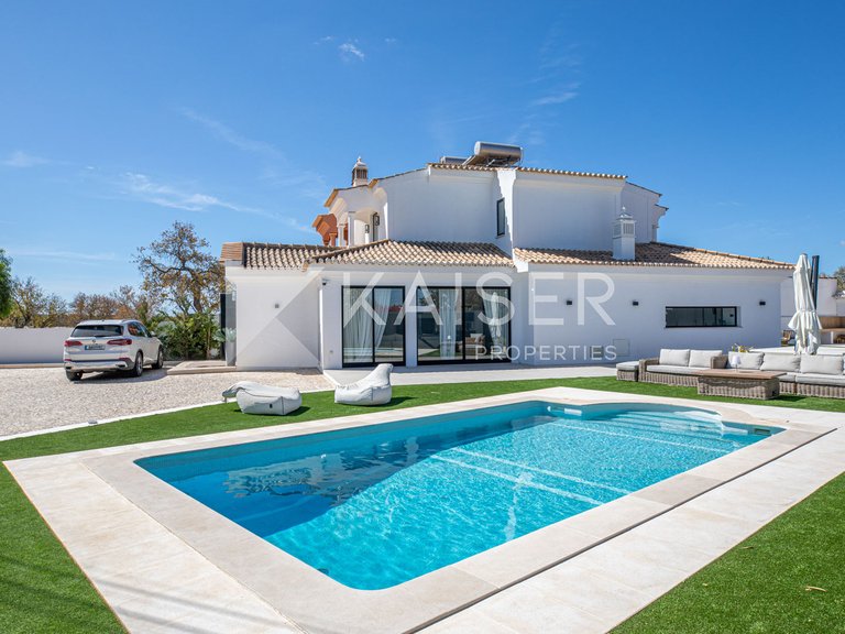 Villa for Sale in Albufeira, Albufeira 1