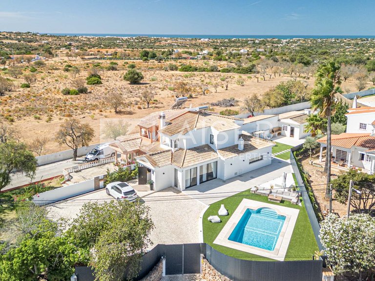 Villa for Sale in Albufeira, Albufeira 3