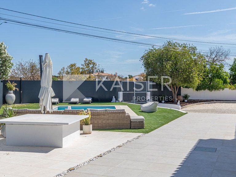 Villa for Sale in Albufeira, Albufeira 25