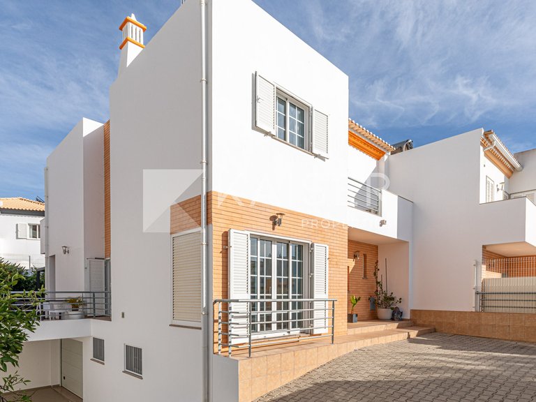 Villa for Sale in Albufeira, Albufeira 2